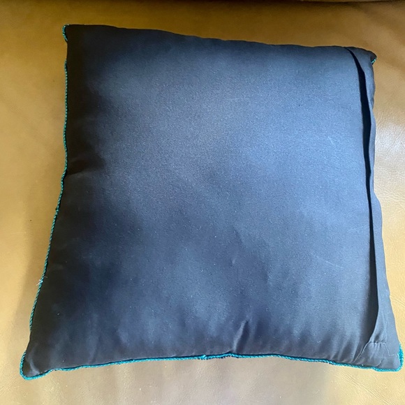 Pier 1 Glass Beaded Spider Web Square Pillow 14” Sparkly Halloween Spooky - Picture 6 of 6